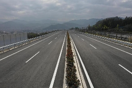 我司厦蓉高速公路改扩建工程顺利通车_久阳机械