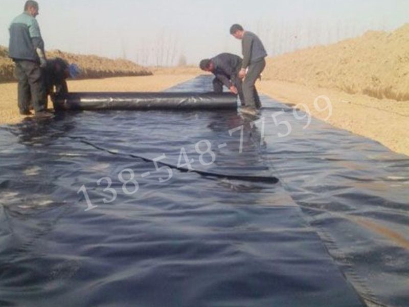 HDPE土工膜施工_久阳机械 1-210926154132240.jpg