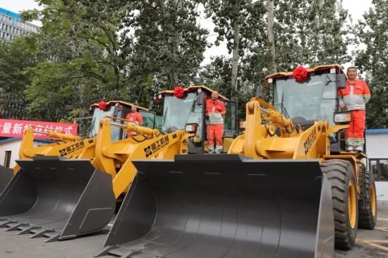 北京市政系统喜迎多台厦工K系轮式装载机_久阳机械