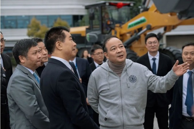 工程机械行业首发，“宁德时代inside”龙重登场！_久阳机械