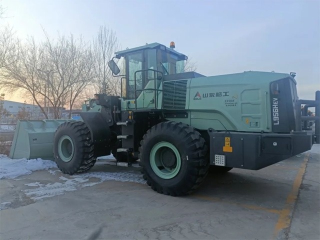 山东临工新能源装载机“电”靓祖国北疆_久阳机械