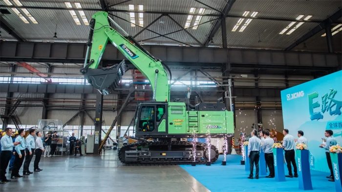 全球首台！徐工“青山绿”矿用混动挖掘机荣耀下线_久阳机械