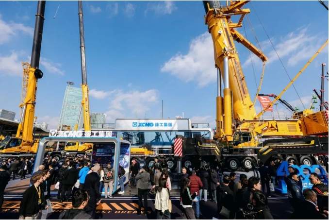 “全球第一吊”坐镇!徐工起重机械亮相上海宝马展_久阳机械 “全球第一吊”坐镇!徐工起重机械亮相上海宝马展_久阳机械