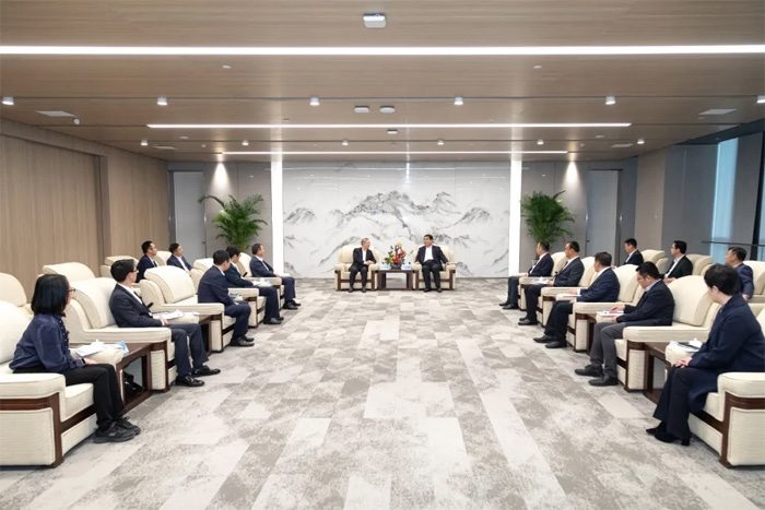 合作空间和潜力巨大！中国重汽与京东方签署战略合作协议_久阳机械