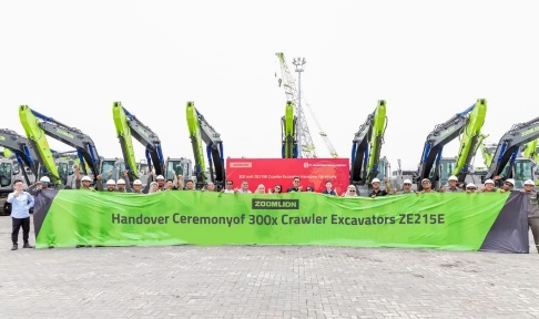 印尼客户一次性采购中联重科300台挖掘机_久阳机械