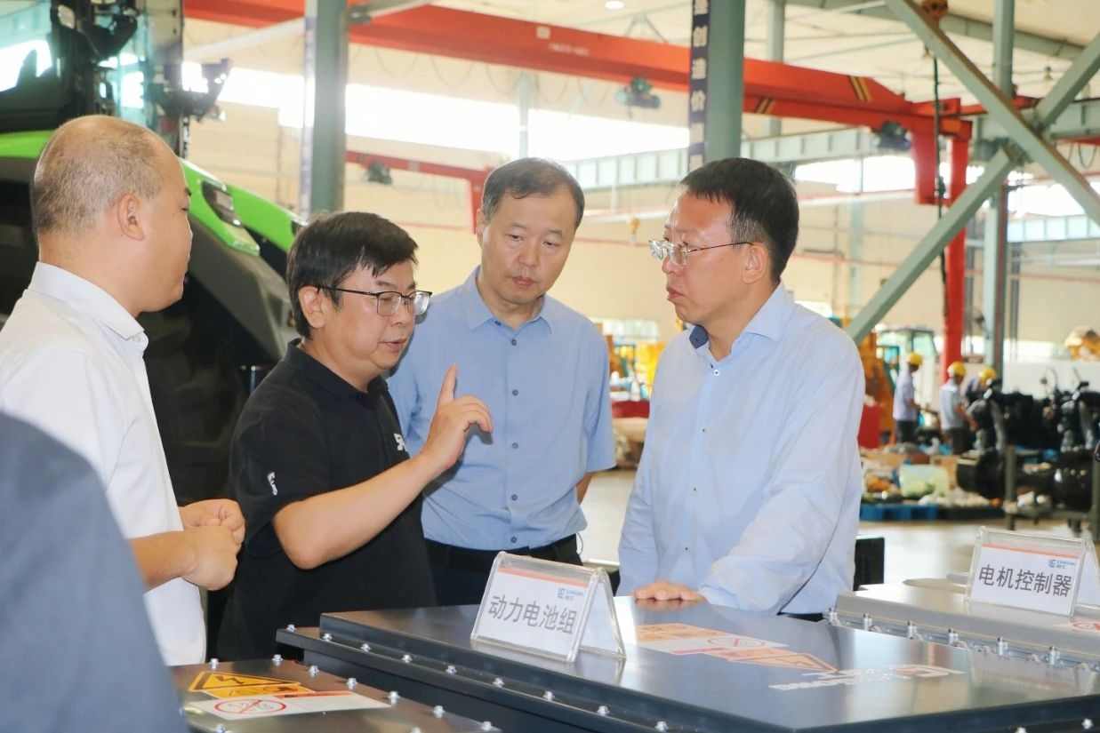 农业农村部调研组到访柳工农机，点赞混合动力技术创新_久阳机械