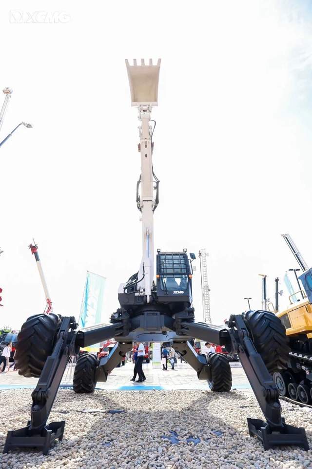 《流浪地球2》中的自主跟随机器人：徐工XUV25伴随机器人首次登台亮相_久阳机械
