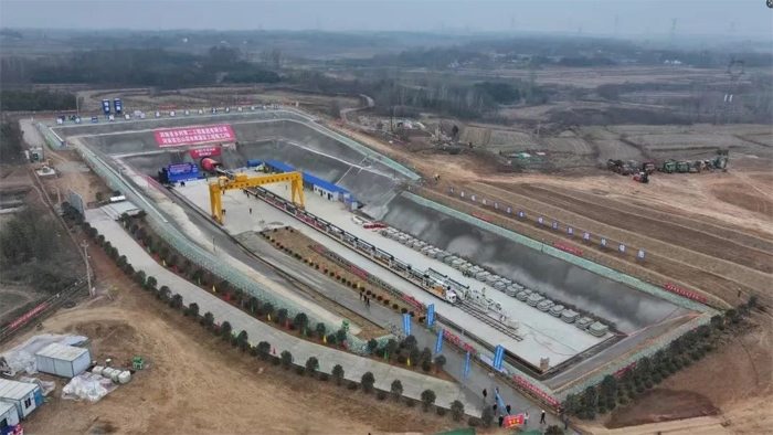 中铁装备“水投2号”“水投3号”盾构机同步始发