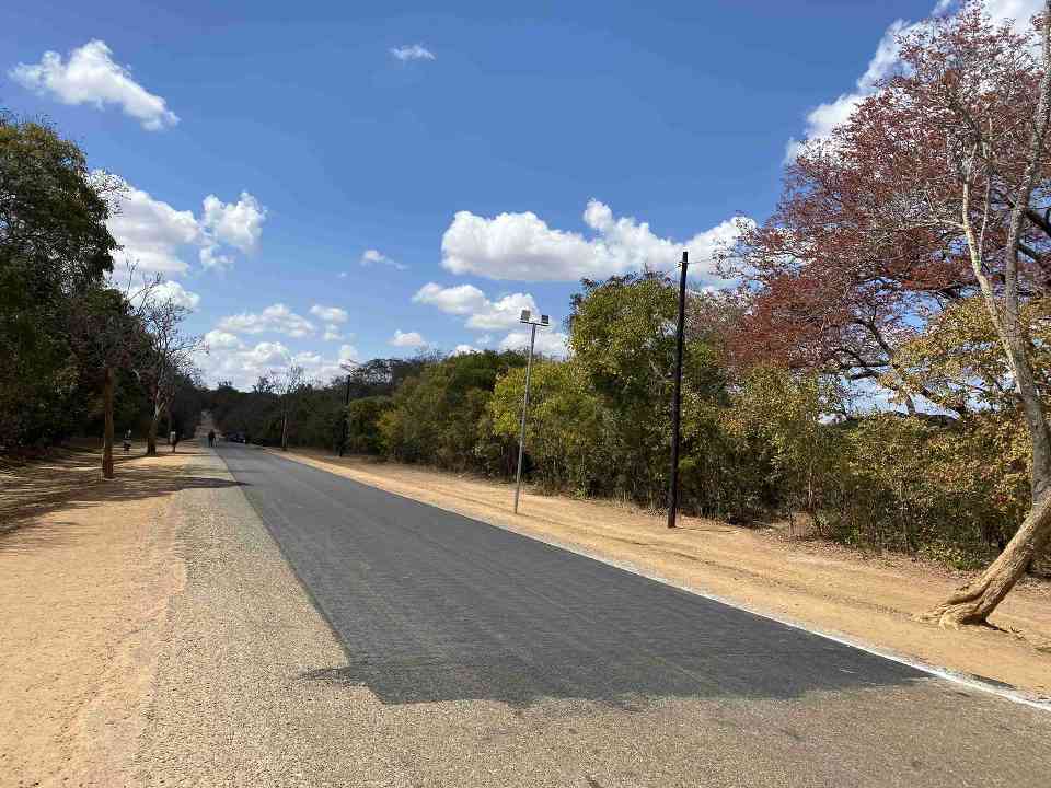 3.jpg 赞比亚微表施工第一铺,薄层养护工艺走向非洲!_久阳机械