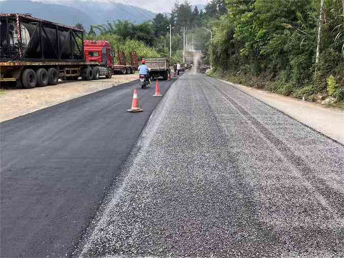 大成集团“抗裂复合封层”试验段顺利完成