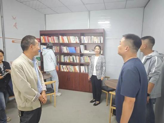 书香满工地 文明谱新篇——天陇铁路Ⅱ标二分部职工书屋获评市级示范书屋
