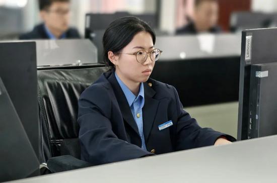 定岗不到半年，7名“00后”小姑娘屡屡获奖！_久阳机械