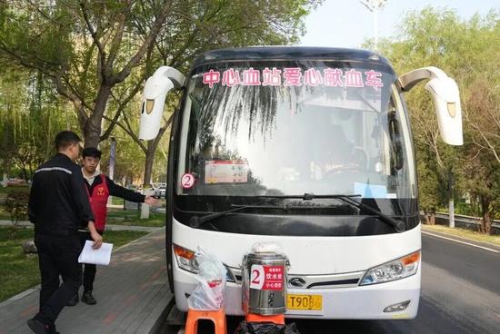藏在塑料瓶里的温暖_久阳机械