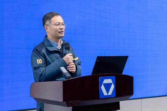 启新程 攀高峰 · 2026徐工道路营销工作会议聚势谋远，共_久阳机械