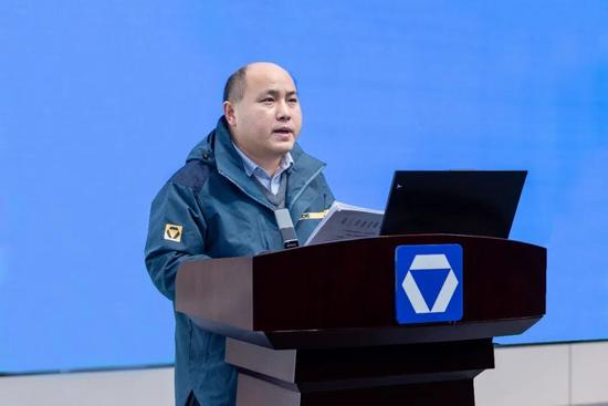 启新程 攀高峰 · 2026徐工道路营销工作会议聚势谋远，共_久阳机械