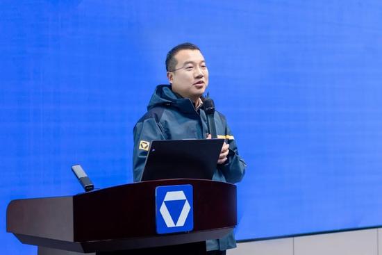 启新程 攀高峰 · 2026徐工道路营销工作会议聚势谋远，共赴征途_久阳机械
