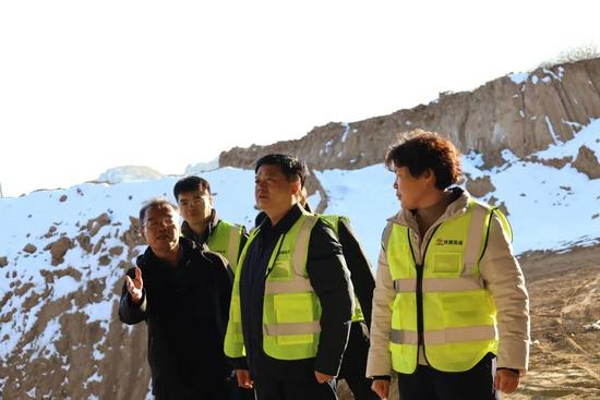 戴保民到公路运营公司山西项目经理部调研并开展慰问活动 戴保民到公路运营公司山西项目经理部调研并开展慰问活动