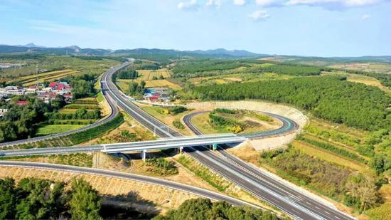 凌绥高速公路获评辽宁省2025年公路水运平安百年品质工程典型_久阳机械