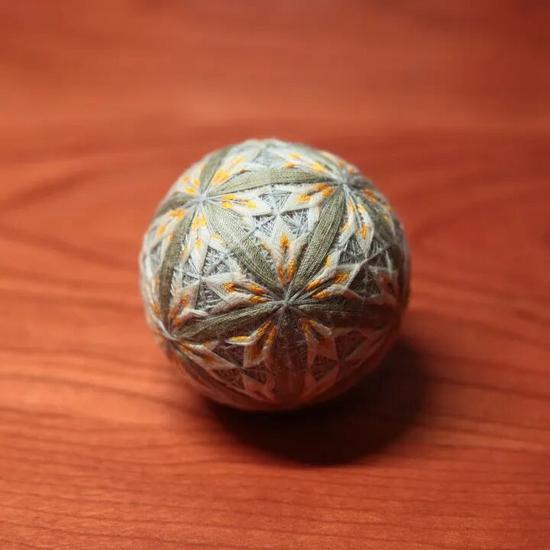 针丝藏古韵 指尖绣非遗