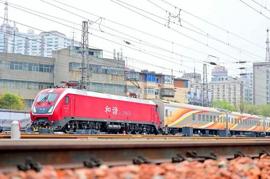 年度特别报道丨加快构建世界一流现代化铁路网